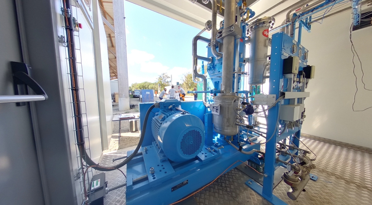 Kohlenstoffdioxid Kompressor aufgestellt in der Anwendung zur  Verdichtung von rueckgewonnenem CO2 aus der Biogaserzeugung